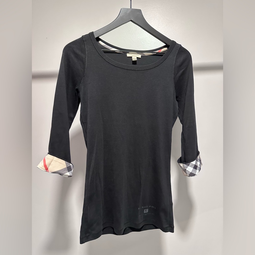 Burberry Check Womens 
Size medium
No stains/holes
No pets 
Dry clean only